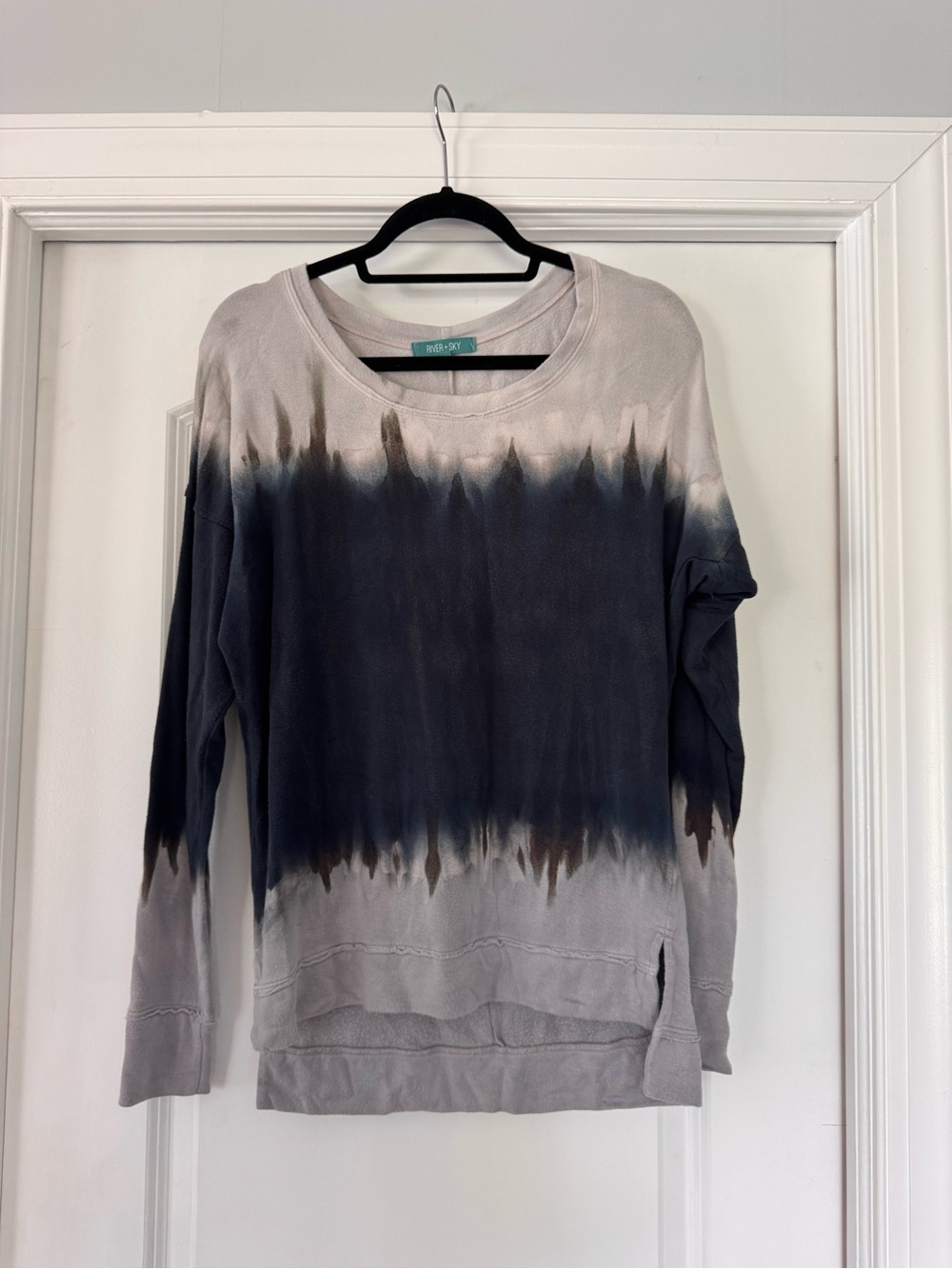 River + Sky Gray and Navy Ombre Tie-Dye Pullover